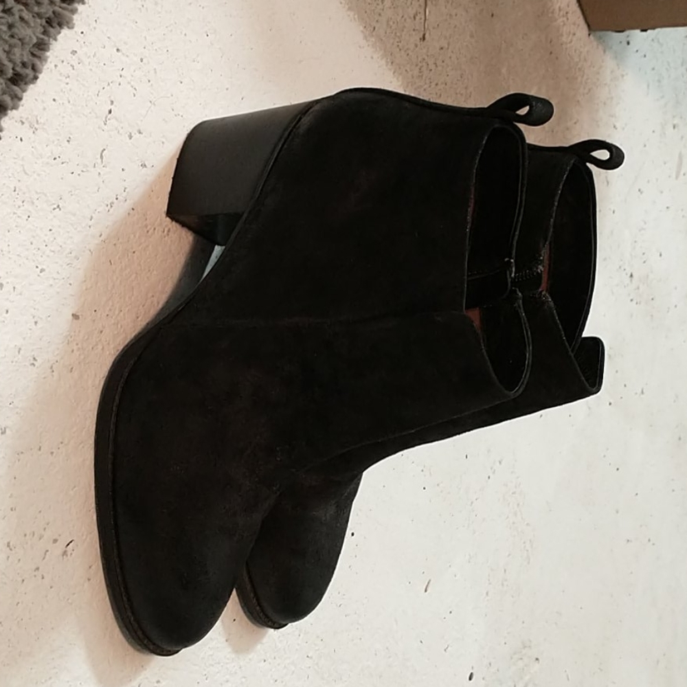 Sofft suede ankle boots